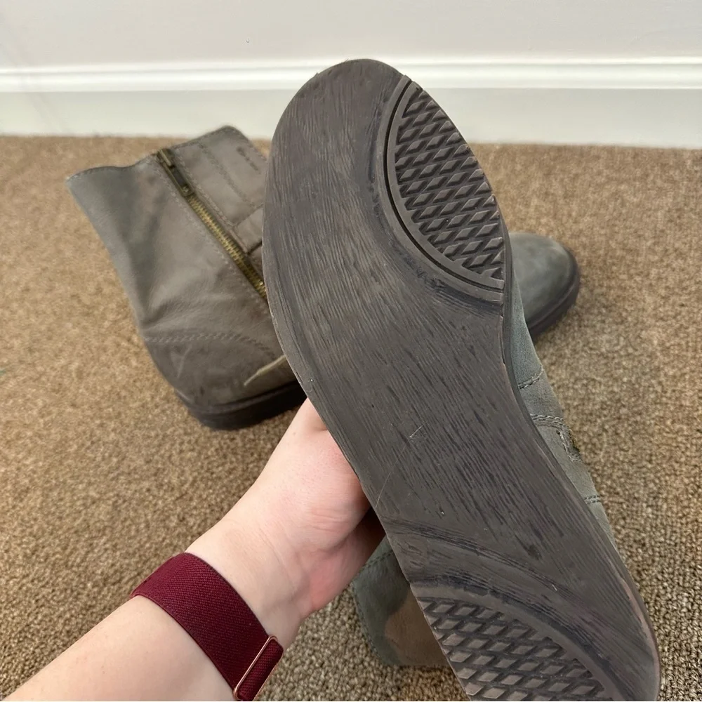 OBTB Gray Lace-Up Ankle Combat Boots Size 9 Women's